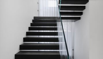 מדרגות מרחפות - קינן אדריכלים